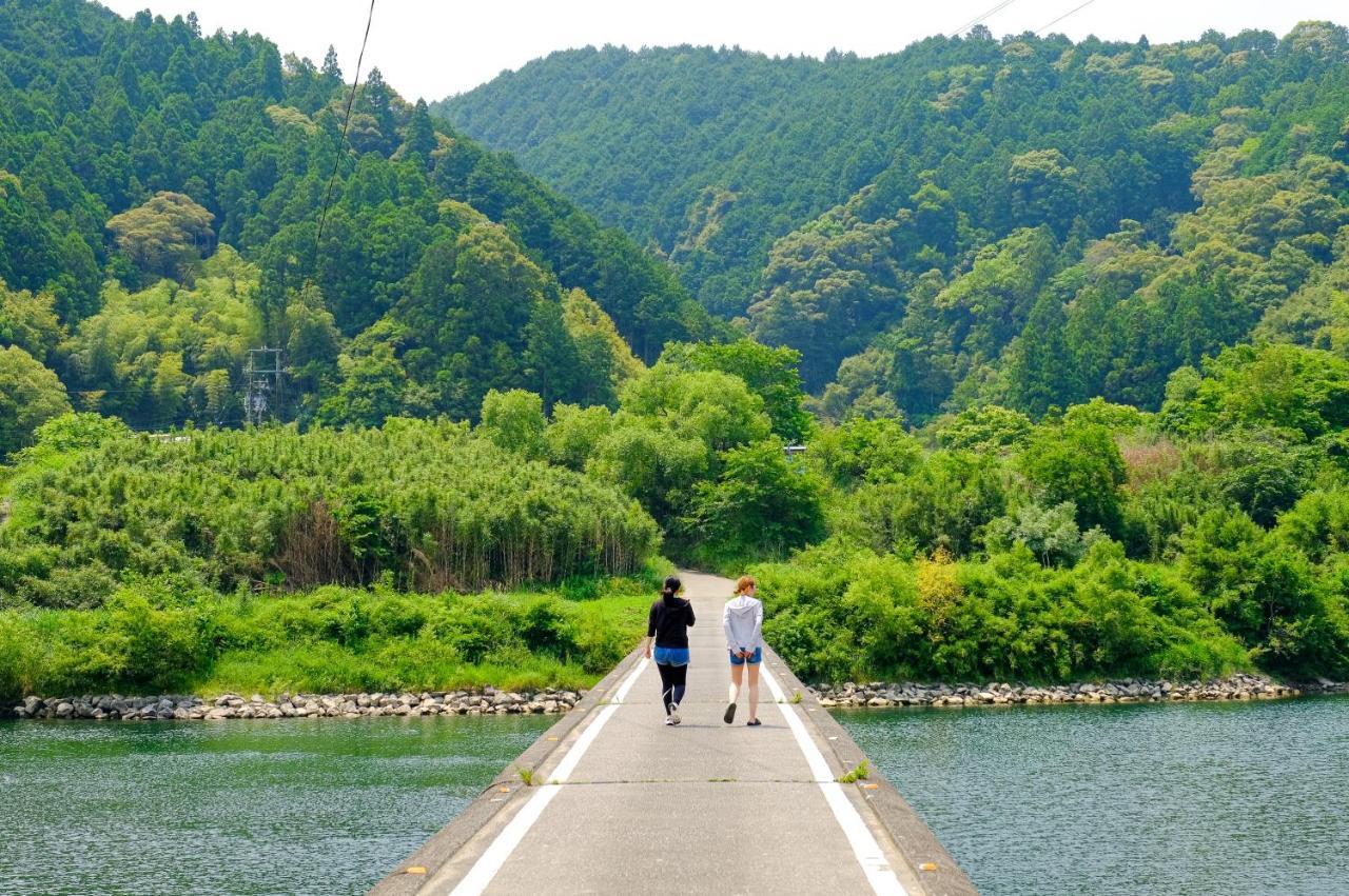 四万十川まで歩いて行ける 一棟まるっと貸し切りの宿 Gu Shimanto  Esterno foto